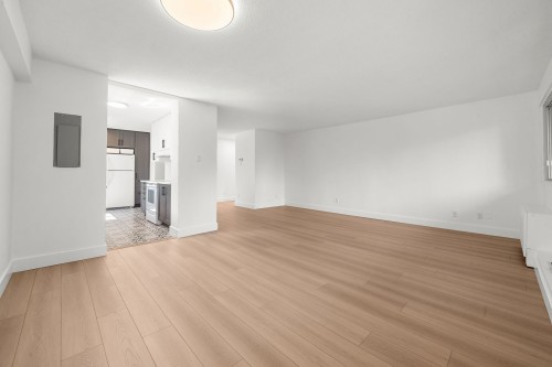Salle à manger - 215-20 Av. Du Rhône, Saint-Lambert, QC 