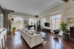431-1000 Rue de la Commune E. Montréal (Ville-Marie), QC H2L 5C1