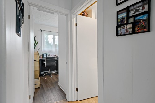 Corridor - 110 Rue Brosseau, Amherst, QC 