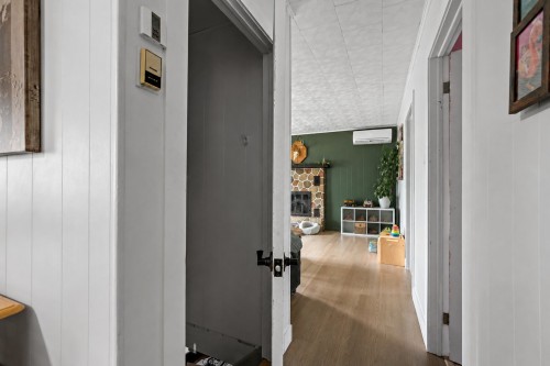 Corridor - 110 Rue Brosseau, Amherst, QC 