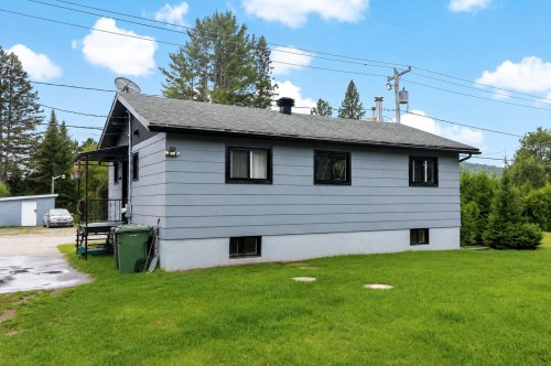 Face arrière - 110 Rue Brosseau, Amherst, QC 