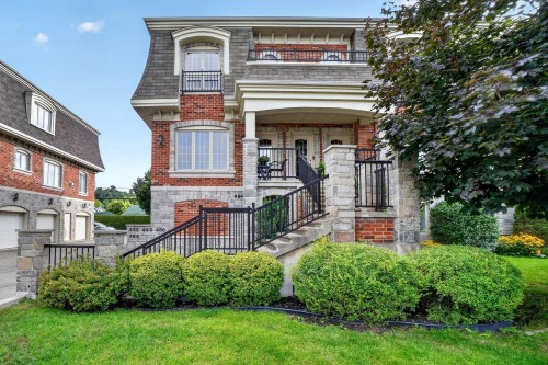 492 Rue Jacques-Lavigne  Sainte-Thérèse, QC J7B 1J1