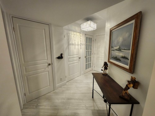 Salle familiale - 19 Av. Des Buses, Saint-Sauveur, QC 