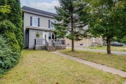 1096 Rue Notre-Dame  Chambly, QC J3L 1K1