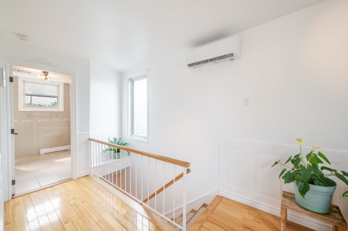 Corridor - 1096 Rue Notre-Dame, Chambly, QC 