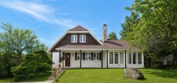 2055 Rue du Sommet-Trinité  Saint-Bruno-De-Montarville, QC J3V 6E3