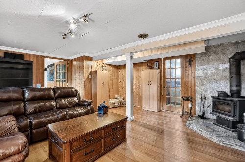 Salle familiale - 1126 Rue Cadoret, Boisbriand, QC 