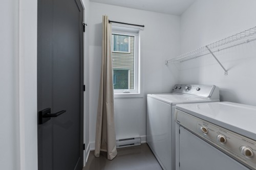Salle de lavage - 101-254 Rue William, Farnham, QC 