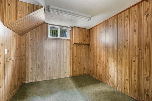 Rangement - 23 Ch. Brooks, Low, QC 