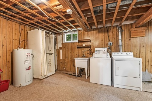Rangement - 23 Ch. Brooks, Low, QC 