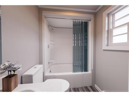 31 Emerald Cres, Moncton, NB 