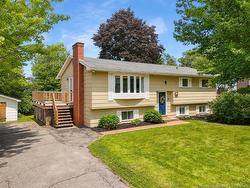 72 Berkley DR New Maryland, NB E3C 1C4