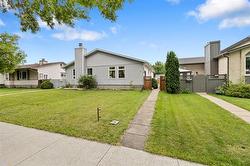 152 Sun Valley DR  Winnipeg, MB R2G 2W5