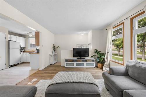152 Sun Valley Dr, Winnipeg, MB 