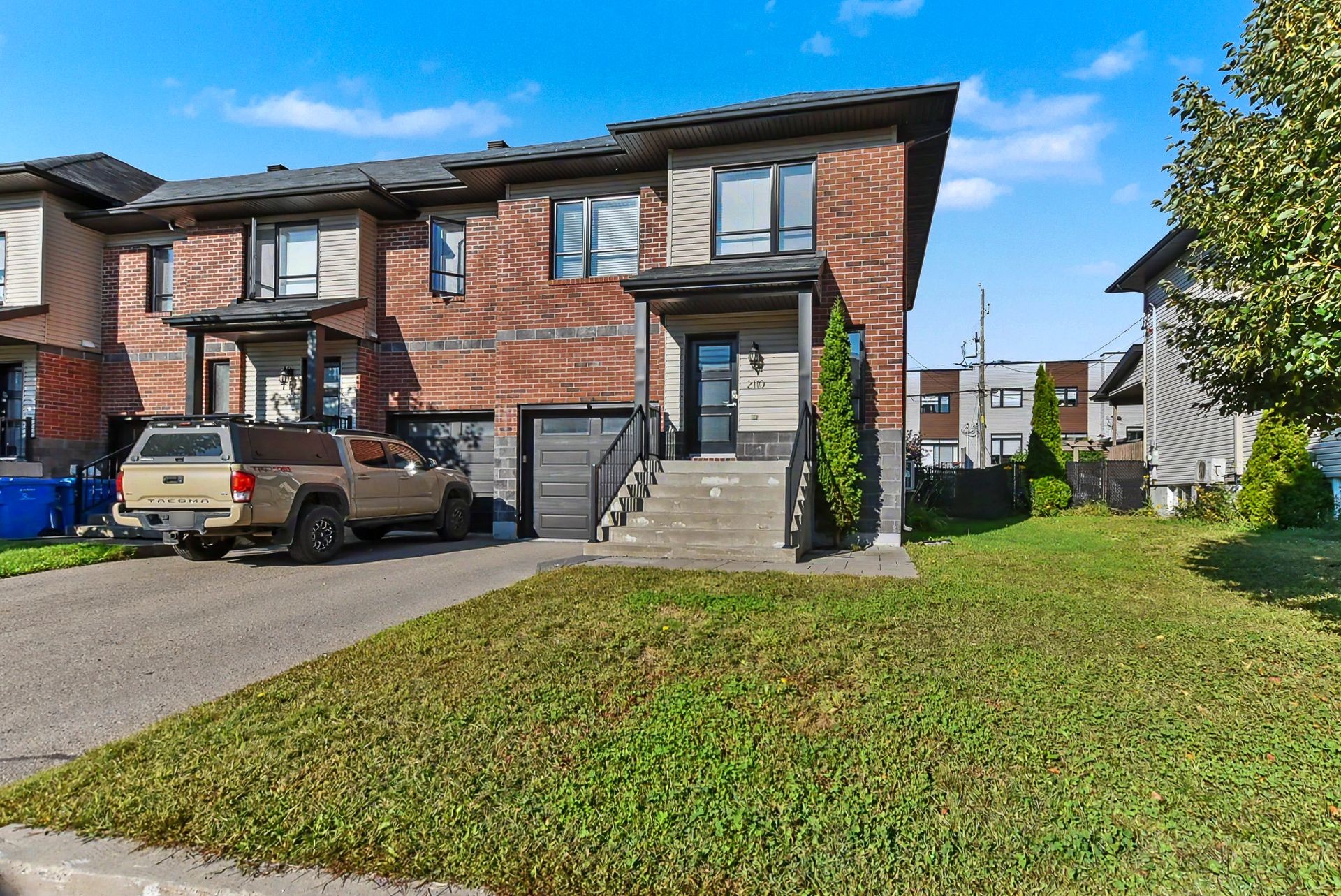 2110 Rue de la Fileuse — photo 1