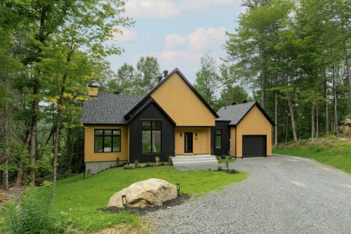 Façade - 32 Rue Maple Grove, Morin-Heights, QC 