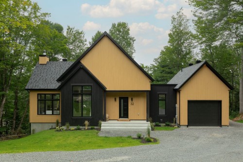 Façade - 32 Rue Maple Grove, Morin-Heights, QC 