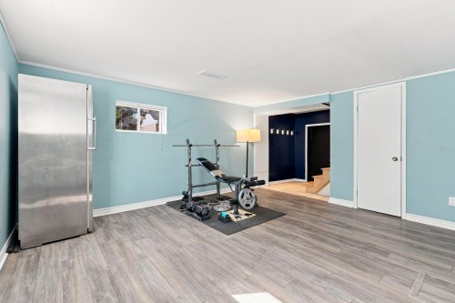 Salle familiale - 2735 Rue Cornwall, Longueuil (Saint-Hubert), QC 