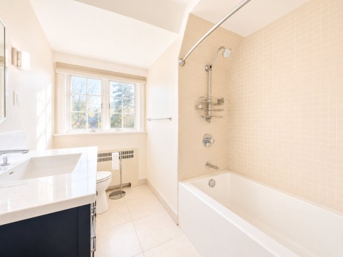 Bathroom - 4333 Av. Mariette, Montréal (Côte-Des-Neiges/Notre-Dame-De-Grâce), QC 