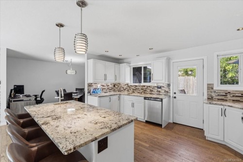 5579 Clipper Dr, Nanaimo, BC 