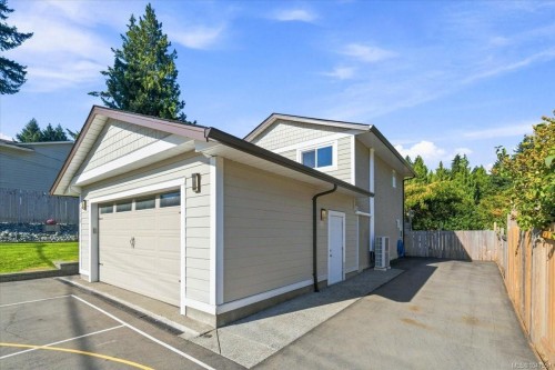 5579 Clipper Dr, Nanaimo, BC 