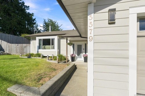 5579 Clipper Dr, Nanaimo, BC 