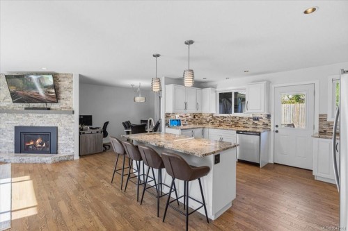 5579 Clipper Dr, Nanaimo, BC 