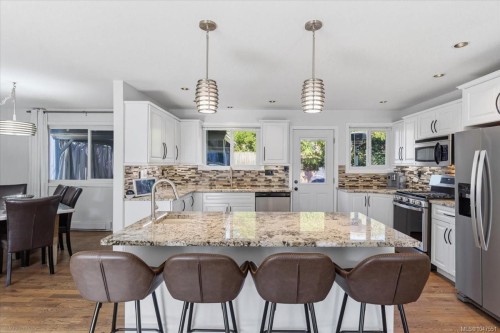 5579 Clipper Dr, Nanaimo, BC 