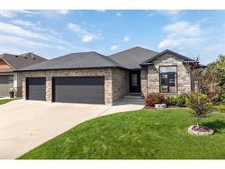 3939 Arie Court  Plympton-Wyoming, ON N0N 1E0