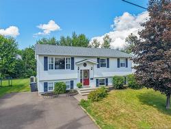 41 Rebecca DR  Fredericton, NB E3B 9N4