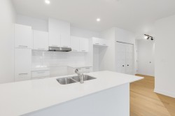 105-5410 Av. Papineau Montréal (Le Plateau-Mont-Royal), QC H2H 1W2