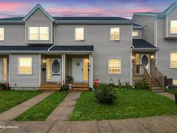 3 Collins Grove Court  Dartmouth, NS B2W 5Y1