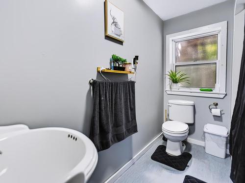 21 Victoria Street W, Amherst, NS 