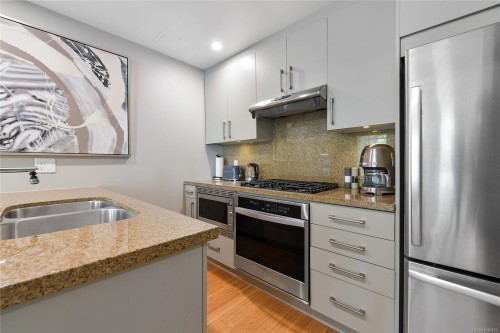 #111-373 Tyee Rd, Victoria, BC 