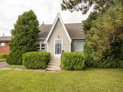 2219 Arthur Street E Thunder Bay, ON P7E 5P3
