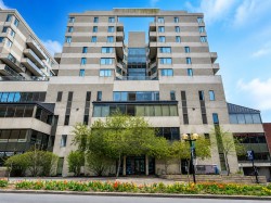 M03-1111 Rue St-Urbain Montréal (Ville-Marie), QC H2Z 1Y6