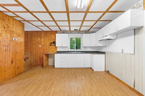 Kitchen - 520C 13E Concession, Clarendon, QC 
