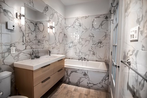 Bathroom - A-3614 Av. Laval, Montréal (Le Plateau-Mont-Royal), QC 