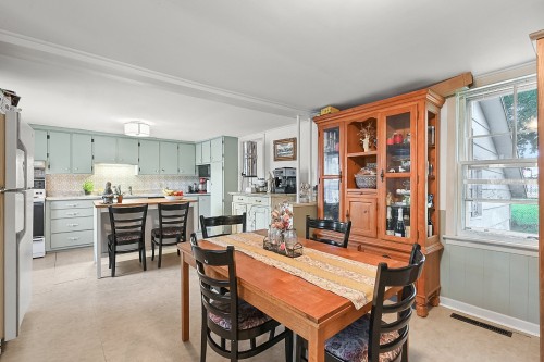 Dining Room - 188 Rue St-Romuald, Farnham, QC 