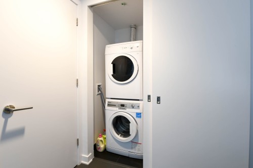 Salle de lavage - 624-1225 Rue Notre-Dame O., Montréal (Ville-Marie), QC 