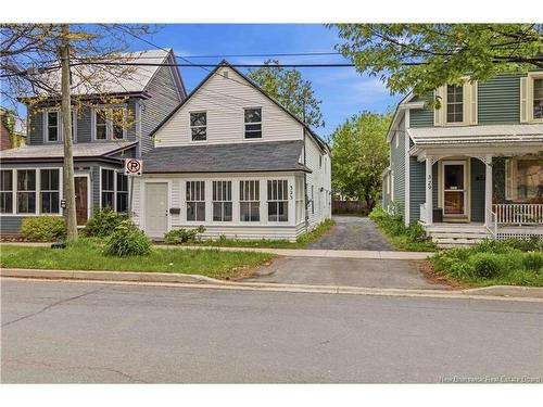 323 Saunders St, Fredericton, NB 