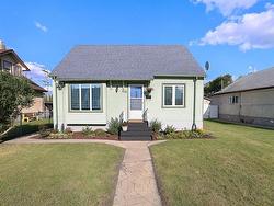 1031 Strathcona ST  Winnipeg, MB R3G 3G3
