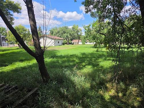 14 Raden Dr, Headingley, MB 