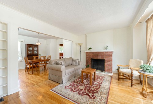 Living Room - 109 Av. Queen, Pointe-Claire, QC 