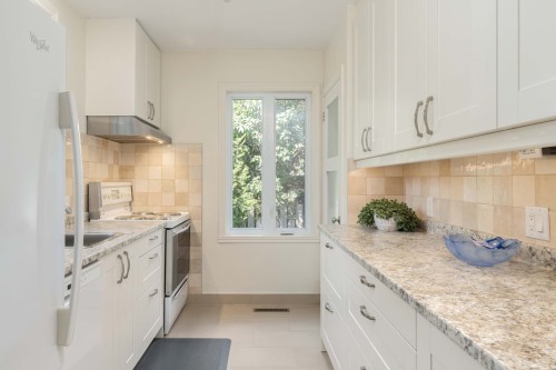 Kitchen - 109 Av. Queen, Pointe-Claire, QC 