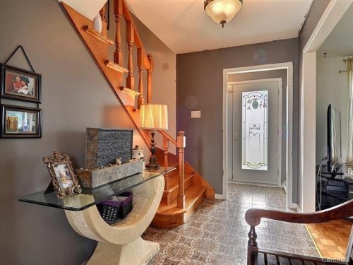 Mud Room - 439 Rue Léon-Bloy E., La Prairie, QC 