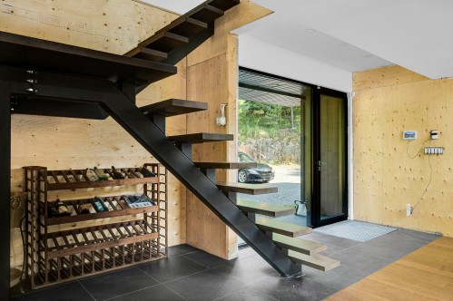 Staircase - 15 Rue Fleet, Gore, QC 