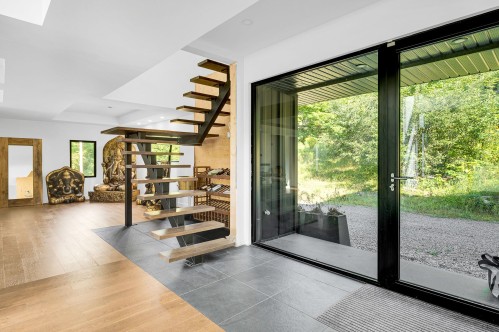 Staircase - 15 Rue Fleet, Gore, QC 