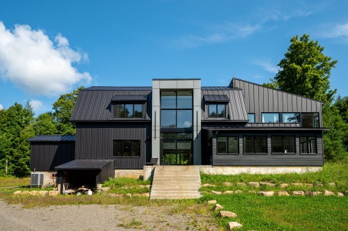 Front of Structure - 15 Rue Fleet, Gore, QC 