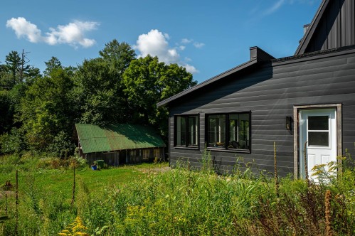 Back of Structure - 15 Rue Fleet, Gore, QC 